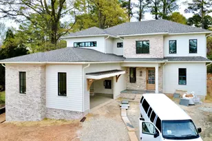 1718 Piccadilly Ln, Raleigh, NC 27608 - Photo 1