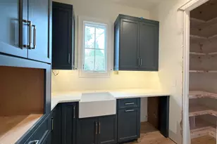 1718 Piccadilly Ln, Raleigh, NC 27608 - Photo 17