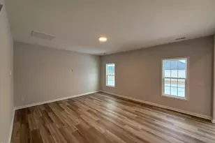 32 W Emily Gardens Dr, Selma, NC 27576 - Photo 3