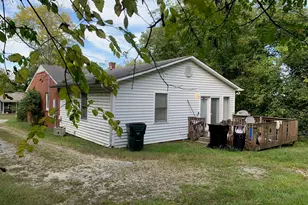 438 Dudley St, Burlington, NC 27217 - Photo 5