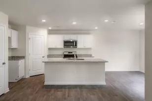 282 Palm Dr, Sanford, NC 27332 - Photo 5