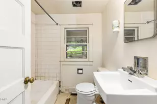 1089 Gillburg Rd, Henderson, NC 27537 - Photo 17