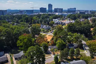 304 Latimer Rd, Raleigh, NC 27609 - Photo 3