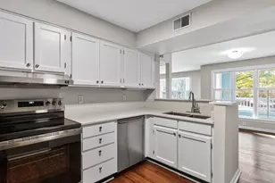 911 Washington St, Raleigh, NC 27605 - Photo 9