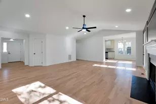 11 Shelburn Ct, Durham, NC 27712 - Photo 5