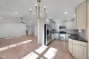 11 Shelburn Ct, Durham, NC 27712 - Photo 7