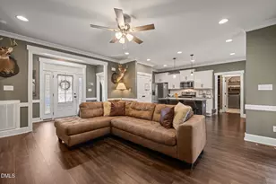 504 Long Grass Dr, Smithfield, NC 27577 - Photo 9