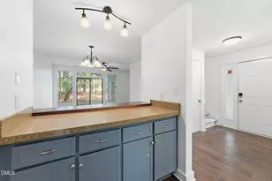 1 Vauxhall Pl, Chapel Hill, NC 27517 - Photo 5