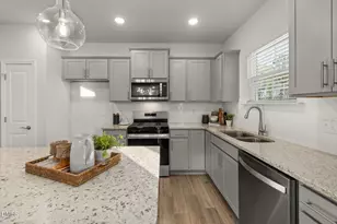 308 Bridle Brk Wy, Fuquay Varina, NC 27526 - Photo 7