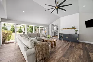 508 Driewood Ct, Raleigh, NC 27609 - Photo 5