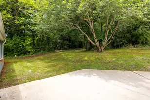 1917 Tucker St, Burlington, NC 27215 - Photo 17