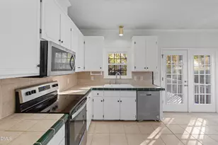 3645 S Pointe Dr, Apex, NC 27539 - Photo 13