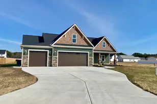 205 Rae Dr, Pikeville, NC 27863 - Photo 3