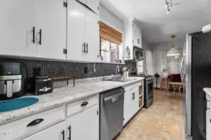 925 S Chestnut St, Henderson, NC 27536 - Photo 7