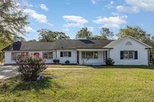 203 W Stewart St, Coats, NC 27521 - Photo 1