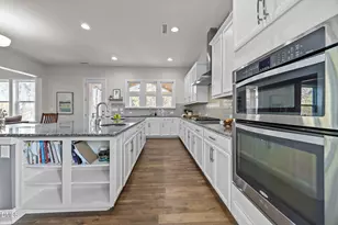 724 Peninsula Forest Pl, Cary, NC 27519 - Photo 9