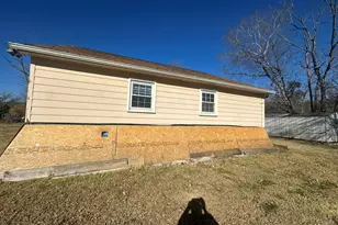 321 Rippling Stream Rd, Durham, NC 27704 - Photo 3