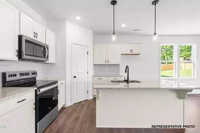 92 W Coulter Court, Selma, NC 27576 - Photo 5