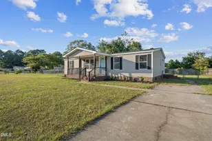 5093 Belinda Ln, Parkton, NC 28371 - Photo 3