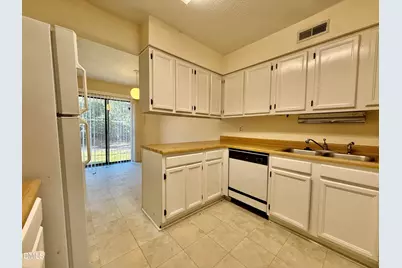 4101 Five Oaks Drive #Unit 09, Durham, NC 27707 - Photo 5