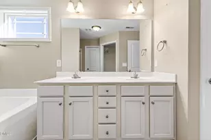 235 Highcroft Cir, Benson, NC 27504 - Photo 9