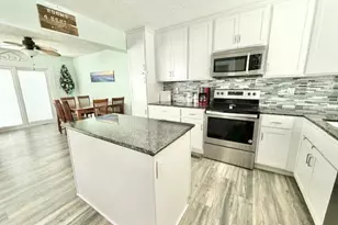 511 Carolina Beach Ave N, Carolina Beach, NC 28428 - Photo 9