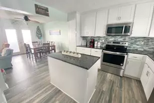 511 Carolina Beach Ave N, Carolina Beach, NC 28428 - Photo 7