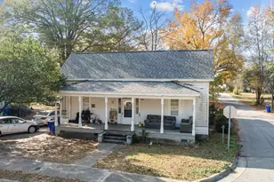 300 Devane St, Clinton, NC 28328 - Photo 5