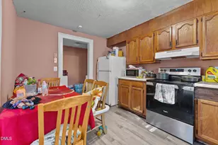 300 Devane St, Clinton, NC 28328 - Photo 7