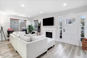 313 S 4th St, Smithfield, NC 27577 - Photo 5