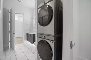 2441 Campus Shore Dr, Raleigh, NC 27606 - Photo 35