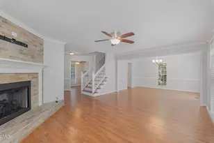 1437 Greenside Dr, Raleigh, NC 27609 - Photo 9