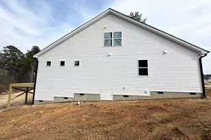 280 Golfview Ave, Benson, NC 27504 - Photo 3