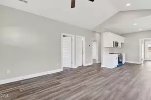 609 W Godwin St, Dunn, NC 28334 - Photo 9