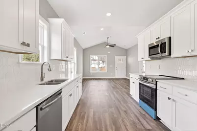 609 W Godwin Street, Dunn, NC 28334 - Photo 7