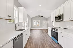 609 W Godwin St, Dunn, NC 28334 - Photo 7