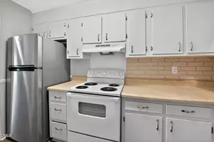 407 Kirkcaldy Ct, Fayetteville, NC 28314 - Photo 7