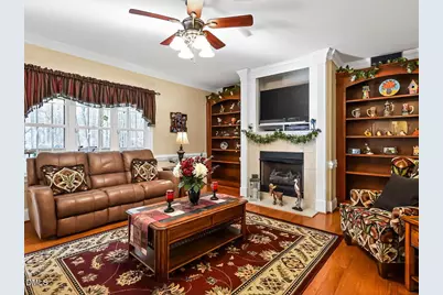 32 Bridgeport Circle, Archer Lodge, NC 27527 - Photo 5