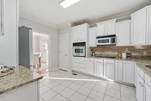 110 Bon Marche Ln, Raleigh, NC 27615 - Photo 9