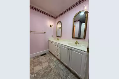 608 W Parrish Drive, Benson, NC 27504 - Photo 31