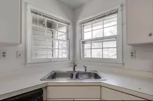 626 Maple Ln, Raleigh, NC 27603 - Photo 5