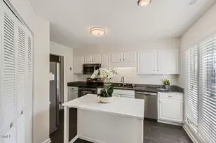 114 Mossbark Ln, Chapel Hill, NC 27514 - Photo 9