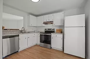 7260 Shellburne Dr, Raleigh, NC 27612 - Photo 7