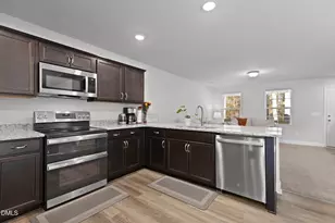 824 Estes Ln, Holly Springs, NC 27540 - Photo 7