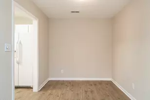 3027 Maple Ave, Burlington, NC 27215 - Photo 9