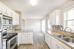 60 Knottingham Ct, Dunn, NC 28334 - Photo 5