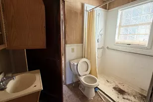 701 E D St, Newton, NC 28658 - Photo 11