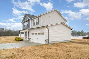 208 Tuscany Cir, Princeton, NC 27569 - Photo 3