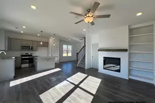 38 Raven Rock Pl, Clayton, NC 27520 - Photo 3