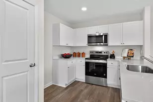 416 Cherry Laurel Dr, Sanford, NC 27332 - Photo 3